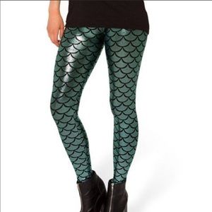 Blackmilk emerald green mermaid scale leggings